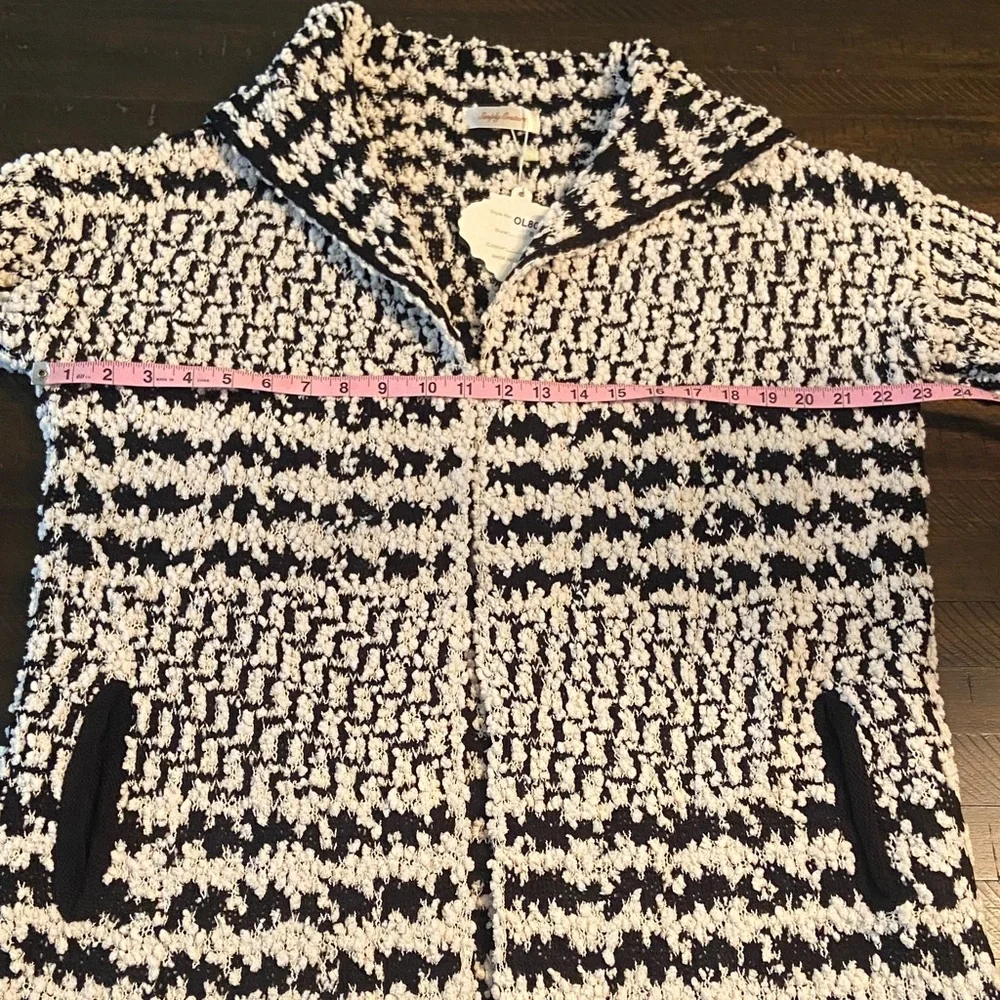 Chic Black and White Textured Cardigan, size S. NWT - Picture 9 of 13